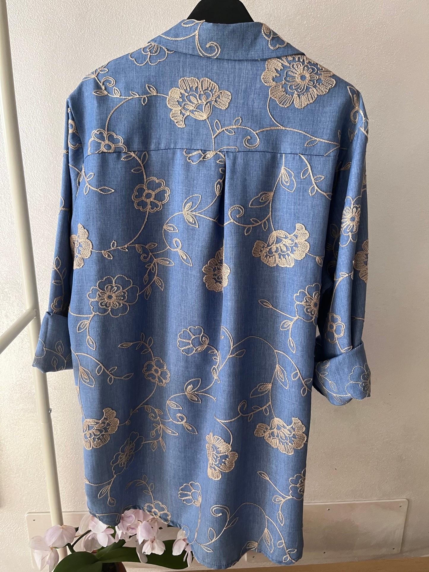 Camicia ricami fiori
