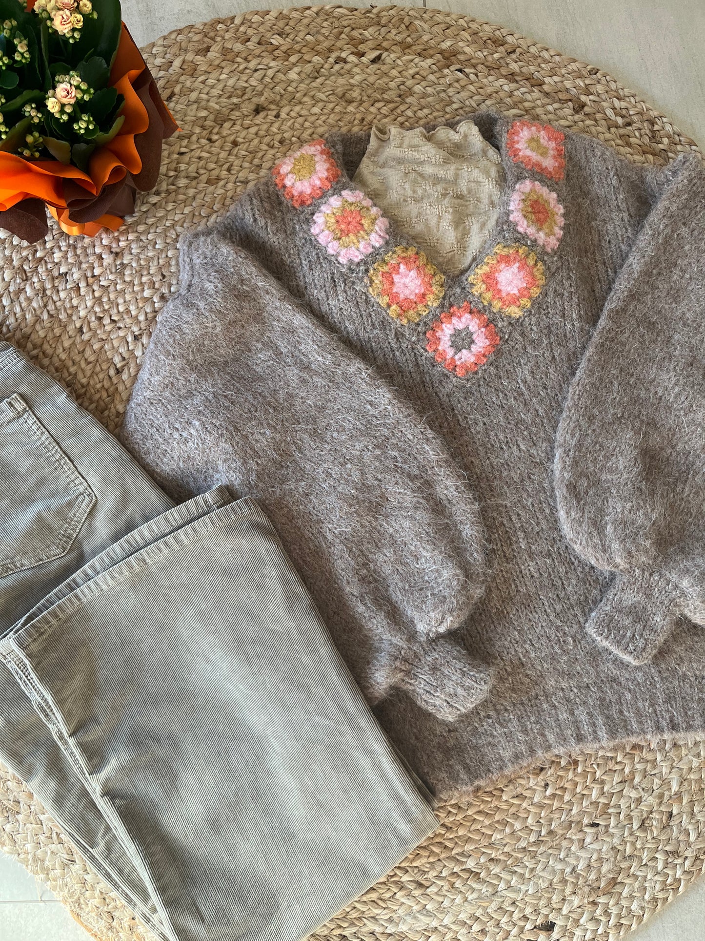 Maglione ricami fiori